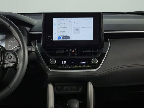 Used 2025 Toyota Corolla Cross AWD Hybrid w/ Moonroof Package image 23
