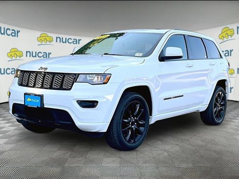 Used 2020 Jeep Grand Cherokee Altitude AWD/4WD image 3