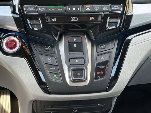 Used 2023 Honda Odyssey Touring image 20