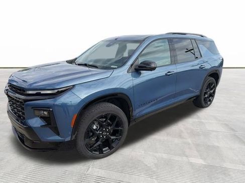 Used 2024 Chevrolet Traverse RS AWD/4WD image 2