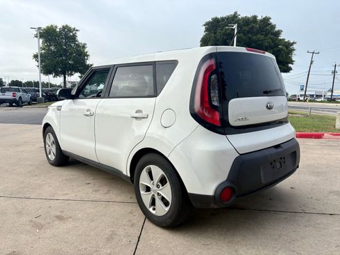 Used 2016 Kia Soul FWD image 5