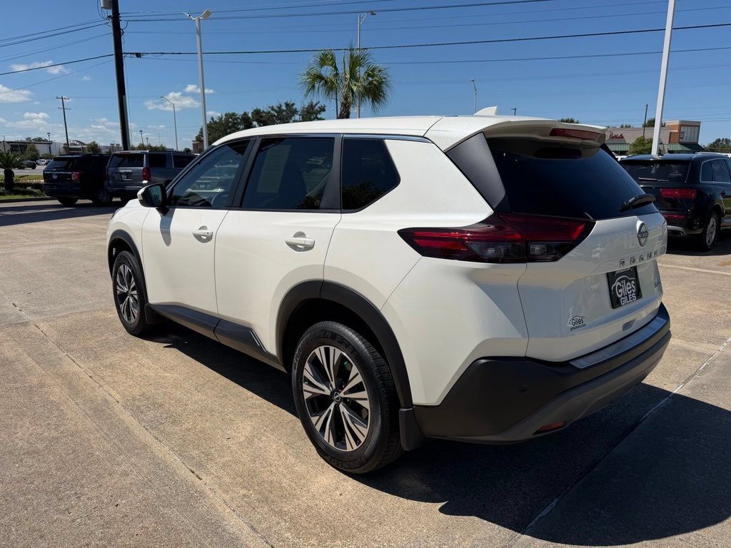 Used 2023 Nissan Rogue SV FWD image 3