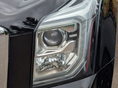 Used 2020 GMC Yukon Denali w/ Denali Ultimate Package AWD/4WD image 12