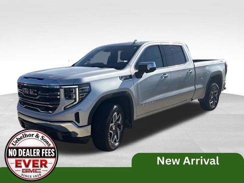 Used 2022 GMC Sierra 1500 SLT w/ SLT Convenience Package AWD/4WD image 1