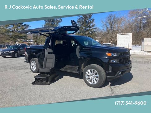 Used 2021 Chevrolet Silverado 1500 Custom image 1