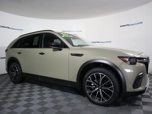 Certified 2025 MAZDA CX-70 Plug-In Hybrid w/ Premium Pkg image 4