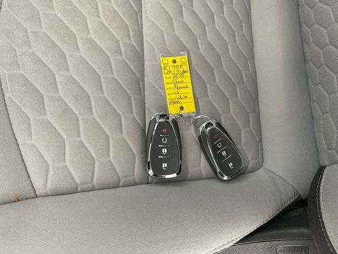 Used 2018 Chevrolet Equinox LS w/ LPO, Cargo Package AWD/4WD image 25