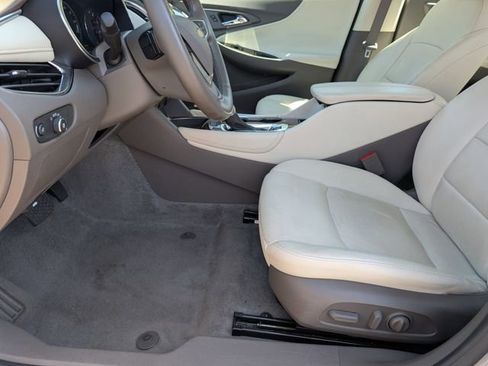 Used 2024 Chevrolet Malibu LT image 14