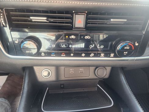 Used 2023 Nissan Rogue Platinum w/ Platinum Premium Package image 19