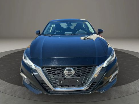 Used 2021 Nissan Altima 2.5 SV FWD image 2