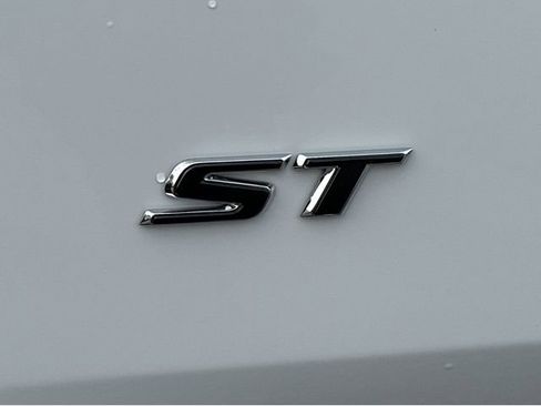 New 2026 Buick Envista Sport Touring w/ Convenience I Package FWD image 4