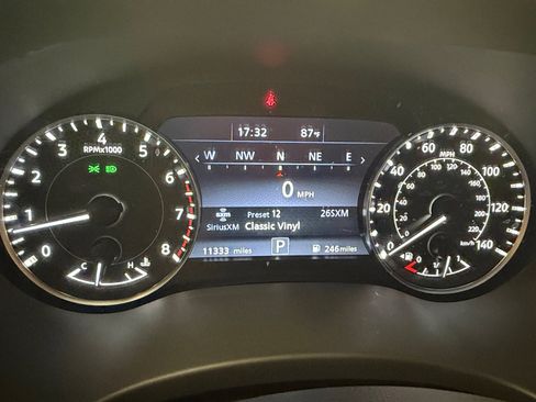 Used 2024 Nissan Armada SL w/ Captain's Chairs Package RWD image 22