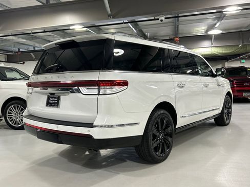 Used 2022 Lincoln Navigator L Reserve AWD/4WD image 2