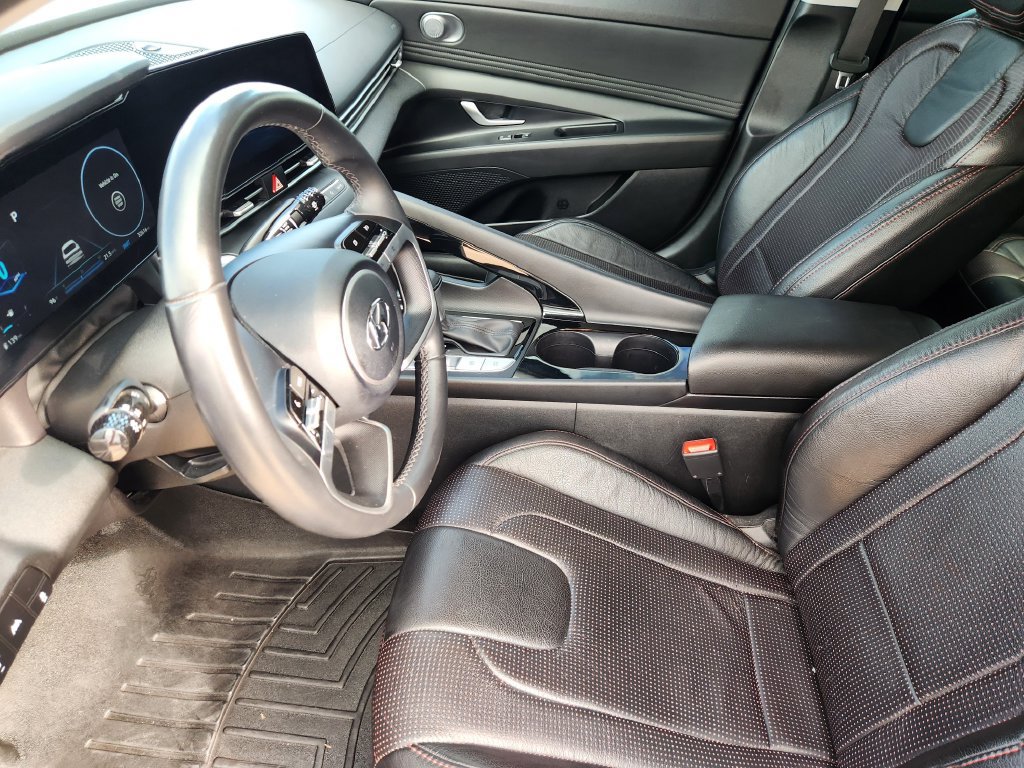 Used 2023 Hyundai Elantra SEL w/ Convenience Package FWD image 13