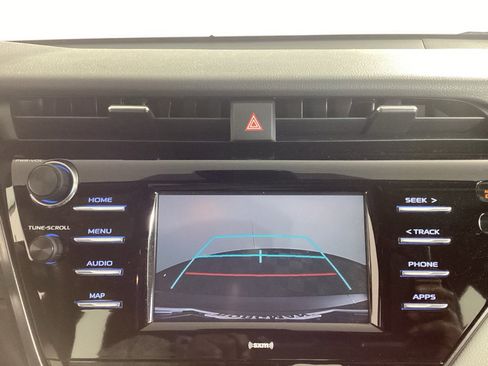 Used 2020 Toyota Camry LE image 25