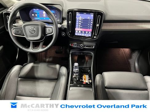 Used 2025 Volvo XC40 B5 Plus AWD/4WD image 28