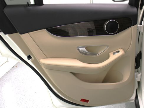 Used 2017 Mercedes-Benz GLC 300 w/ Premium 1 Package image 42