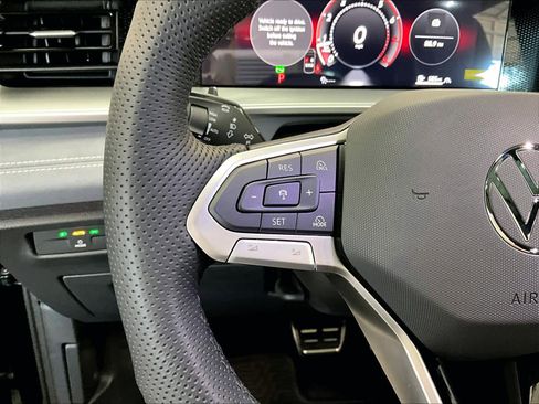 New 2026 Volkswagen Tiguan SE R-Line image 17