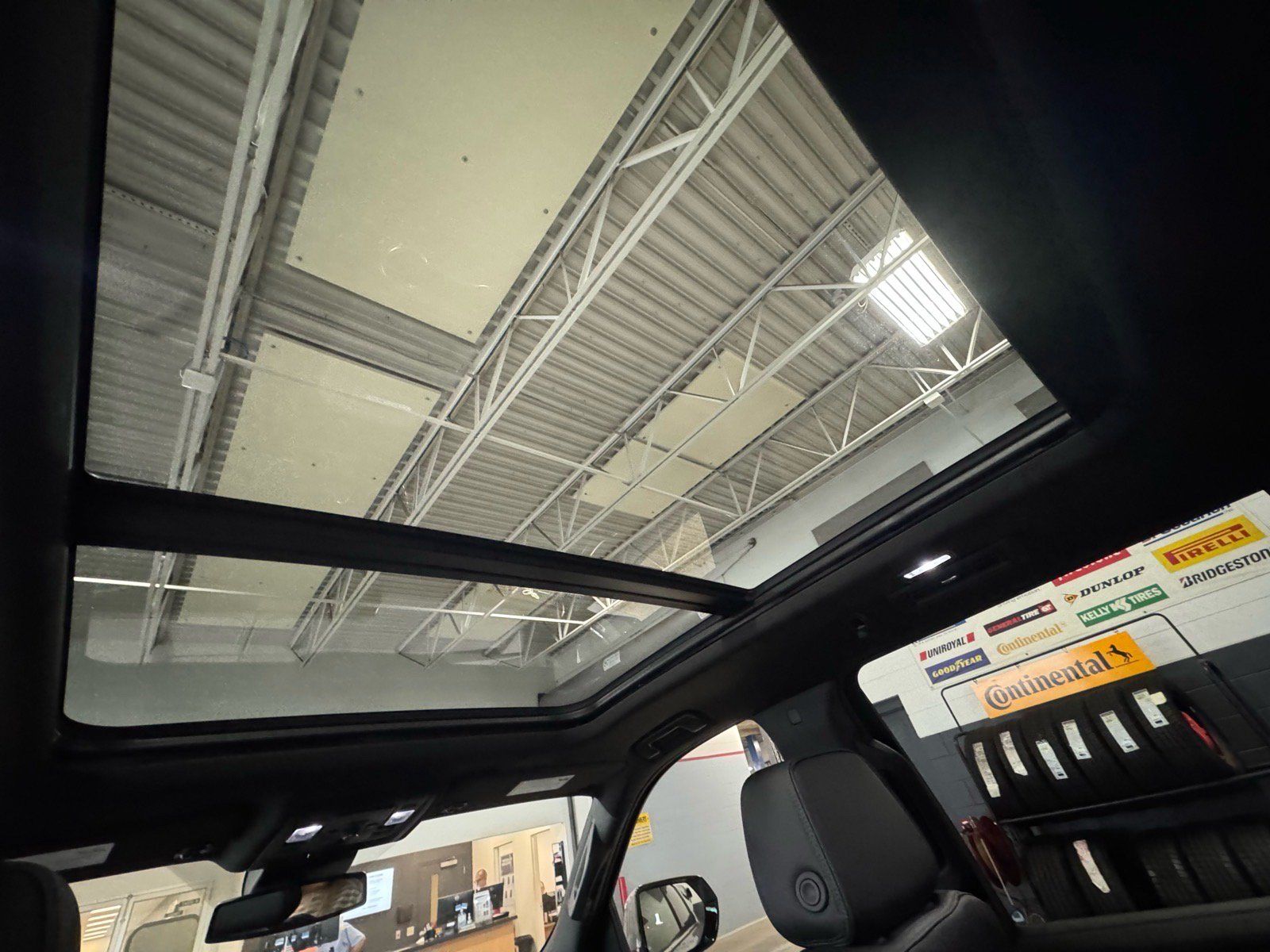 Used 2025 GMC Yukon XL Denali w/ Sun & Power Step Package AWD/4WD image 14