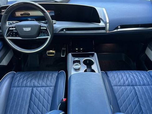 Certified 2026 Cadillac Vistiq Premium Luxury w/ LPO, Floor Liner Package AWD/4WD image 11