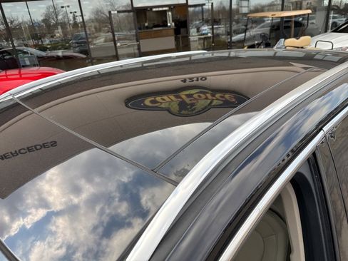 Used 2022 Lincoln Corsair FWD w/ Premium Package image 2