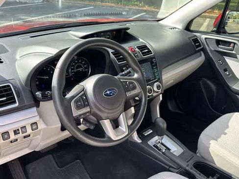 Used 2018 Subaru Forester 2.5i Premium AWD/4WD image 2