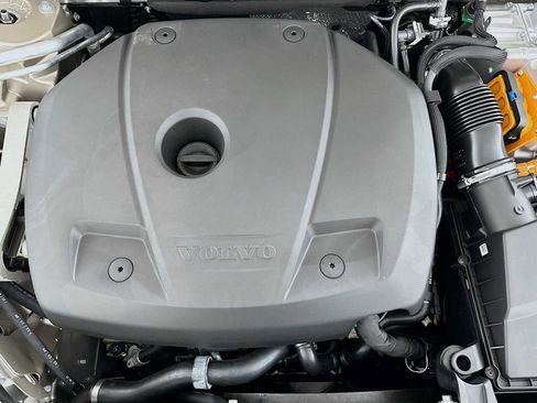 New 2026 Volvo XC60 T8 Ultra w/ Protection Package Premier image 28