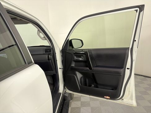 Used 2023 Toyota 4Runner TRD Off-Road Premium image 30