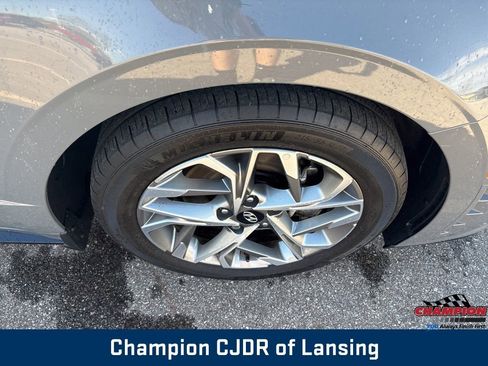 Used 2022 Hyundai Sonata SEL image 14