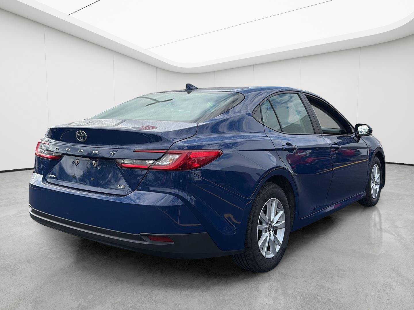 Used 2025 Toyota Camry LE FWD image 28