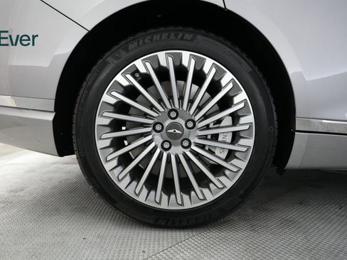 Used 2024 Genesis G80 image 17