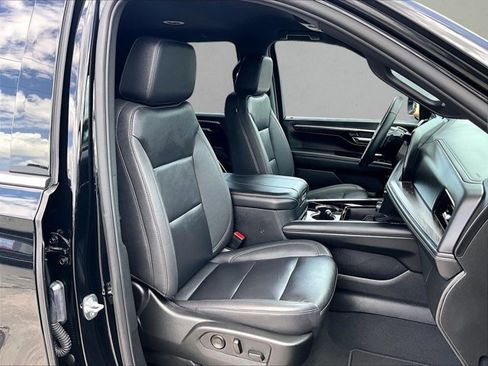 Used 2025 Chevrolet Tahoe LT RWD image 9