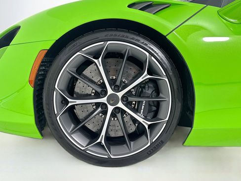 Used 2025 McLaren Artura image 9