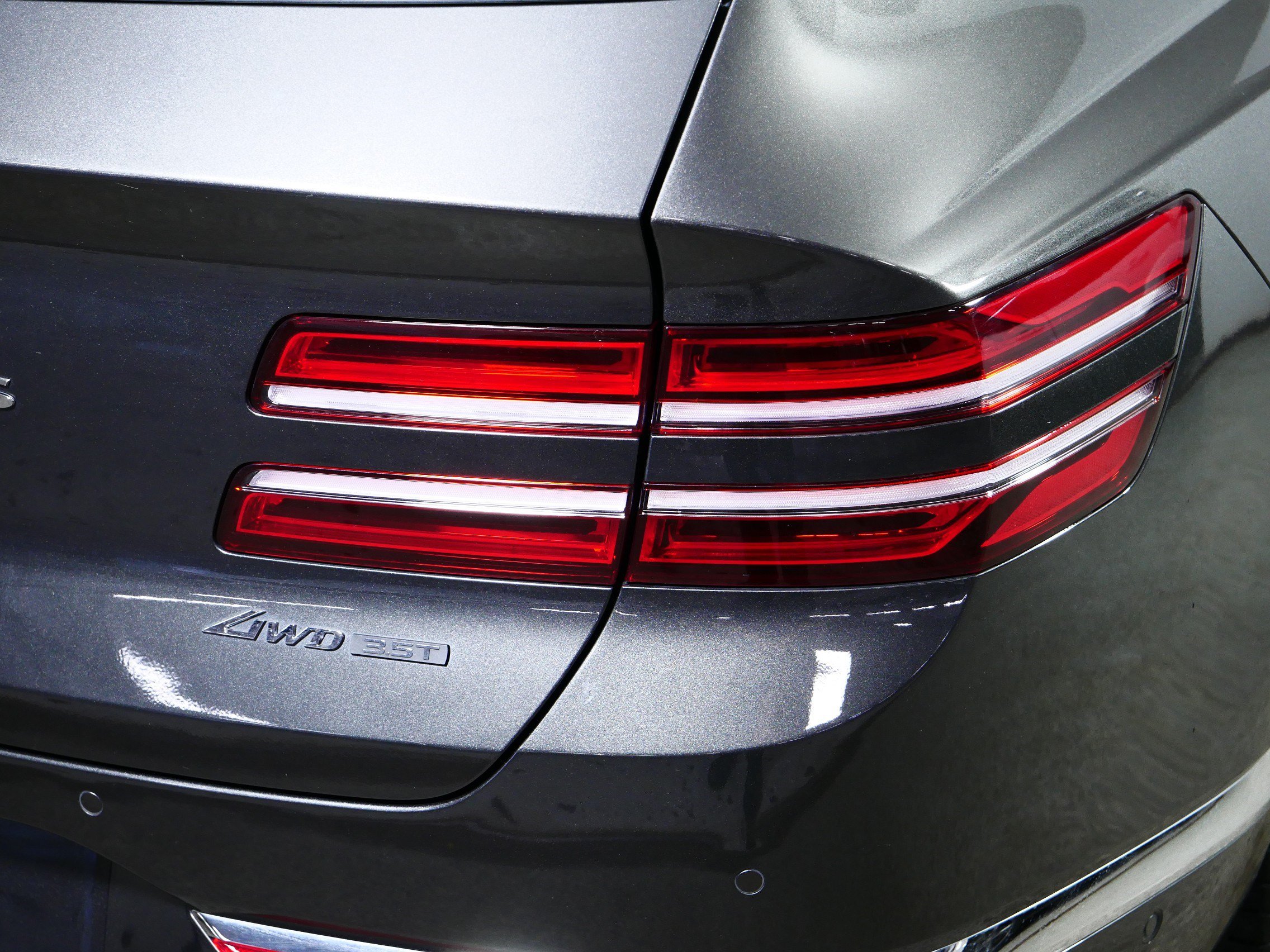 Certified 2025 Genesis GV80 3.5T Prestige AWD/4WD image 17