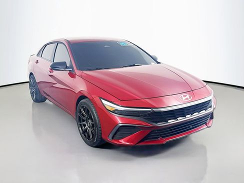 Used 2025 Hyundai Elantra Sport FWD image 3