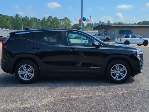 Used 2024 GMC Terrain SLE FWD image 4