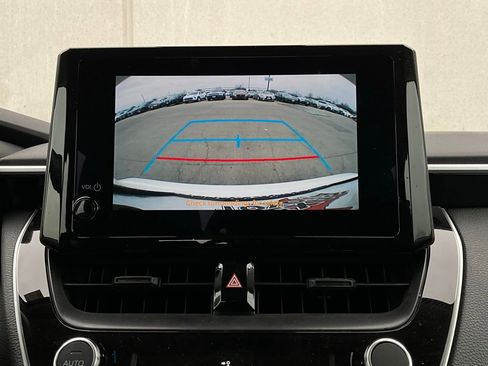 Used 2025 Toyota Corolla LE image 27