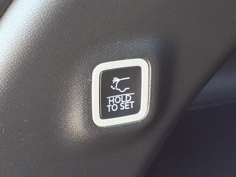 Used 2024 Jeep Wagoneer Launch Edition AWD/4WD image 22