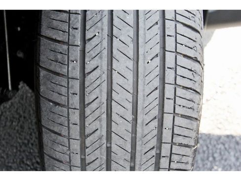 Used 2024 Toyota Corolla Cross XLE image 32