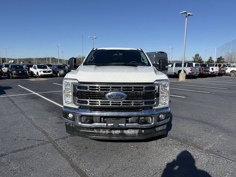 Used 2024 Ford F250 XLT image 2