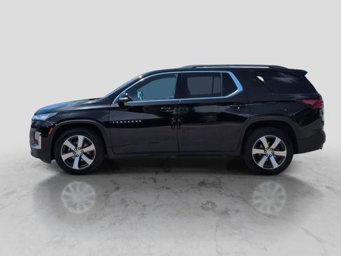 Used 2022 Chevrolet Traverse LT w/ LT Premium Package AWD/4WD image 3
