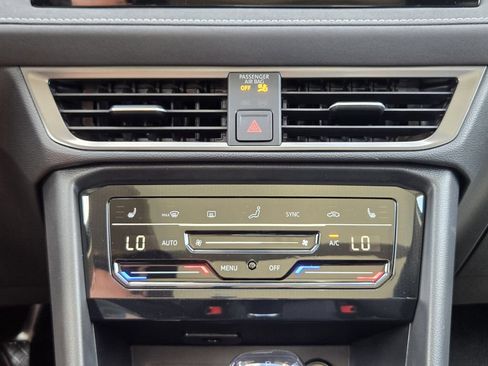 New 2026 Volkswagen Taos SE FWD image 18