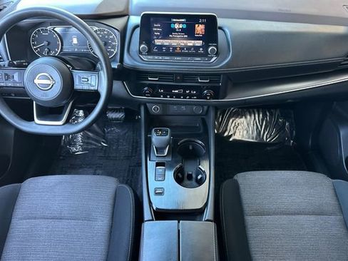 Used 2023 Nissan Rogue SV image 12