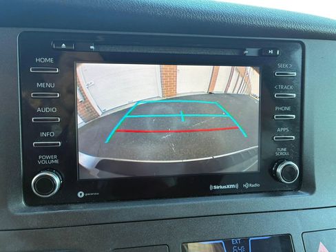Used 2018 Toyota Sienna LE AWD/4WD image 30