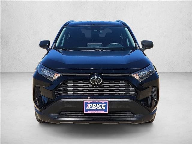 Used 2021 Toyota RAV4 LE FWD image 2