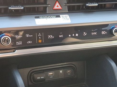 Used 2023 Kia Sportage EX image 15