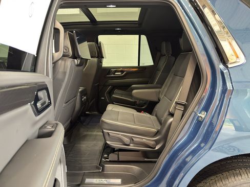 New 2026 GMC Yukon Elevation w/ Elevation Premium Package AWD/4WD image 10