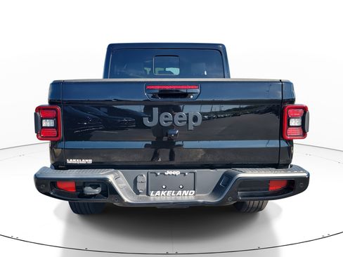 Used 2023 Jeep Gladiator Overland image 5