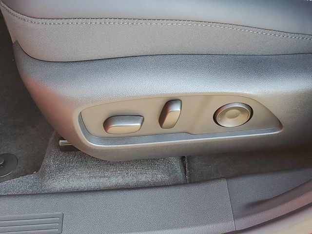 New 2027 GMC Terrain Elevation w/ Elevation Premium Package AWD/4WD image 6