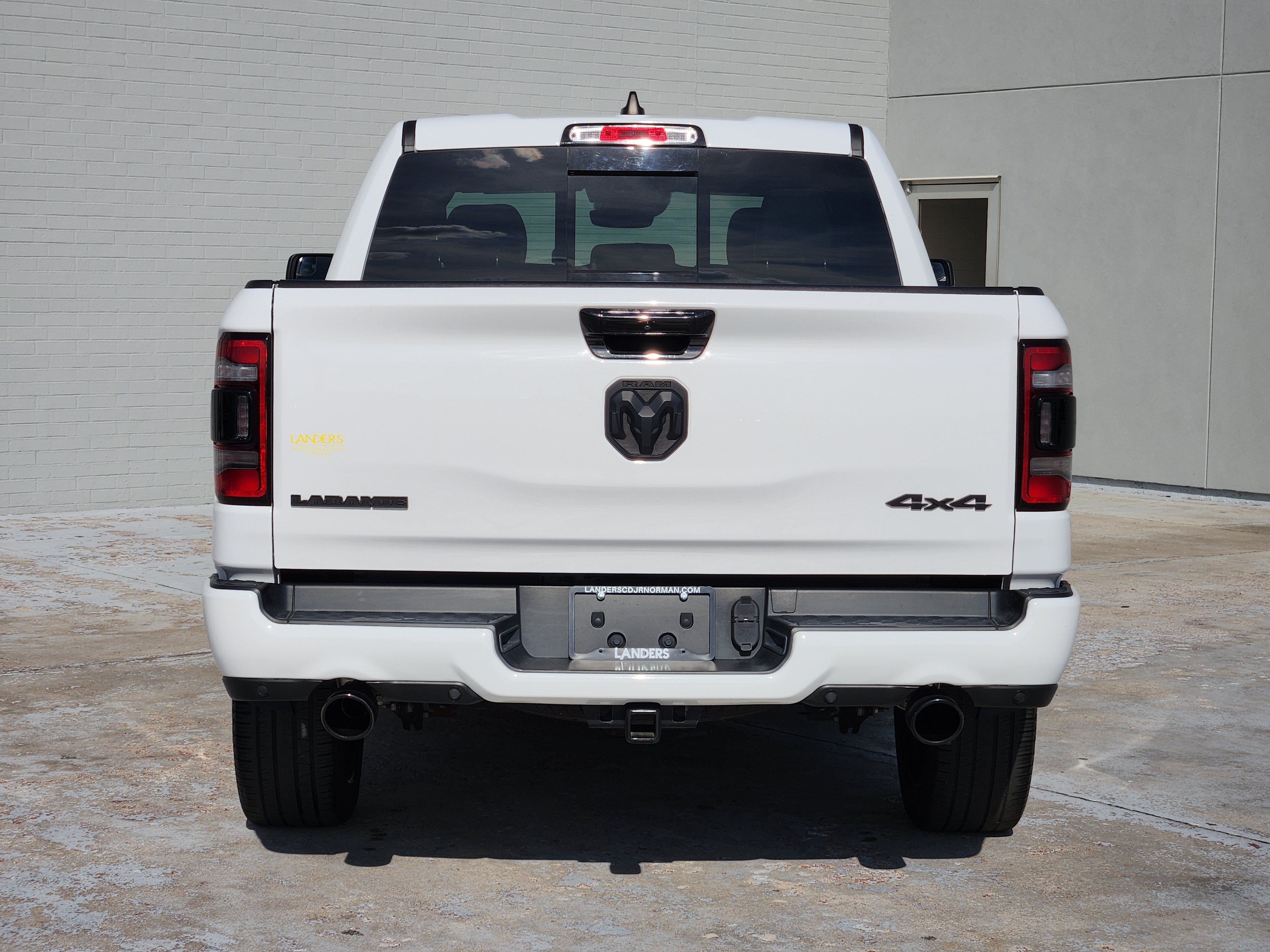 Used 2023 RAM 1500 Laramie AWD/4WD image 7